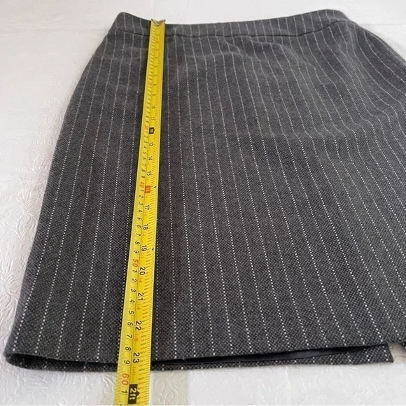 Armani Collezioni Gray Wool Pinstripe Pencil Skirt Lined - Picture 12 of 12